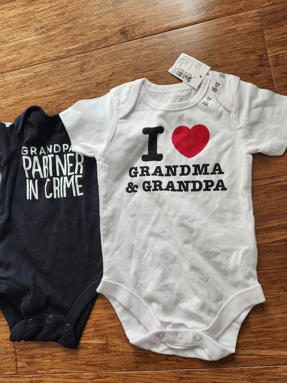 Set Of 4 Grandparent Grandma Grandpa Short Sleeve Onesies Baby Gift 0-18 Months